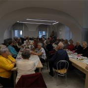 Przejdź do - Dzień Babci i Dziadka w Klubie Senior+