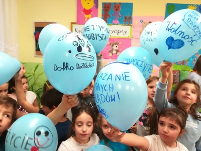 Niebiesko nam – Ogólnopolski Dzień Praw Dziecka w grupie V świetlicy