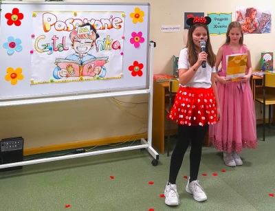 Pasowanie na czytelników uczniów klas pierwszych
