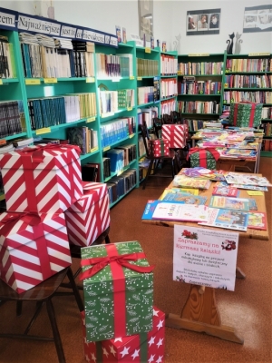 UDANY KIERMASZ KSIAŻEK W BIBLIOTECE SZKOLNEJ!
