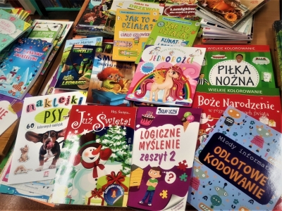 UDANY KIERMASZ KSIAŻEK W BIBLIOTECE SZKOLNEJ!