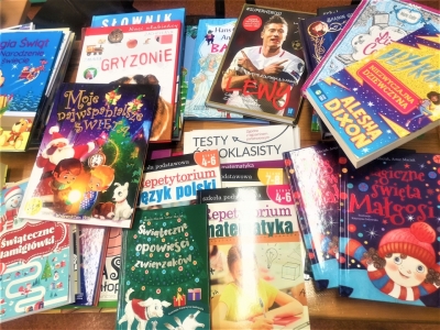 UDANY KIERMASZ KSIAŻEK W BIBLIOTECE SZKOLNEJ!
