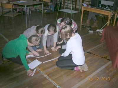 Z Lokomotywą w tle