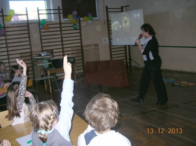 Z Lokomotywą w tle